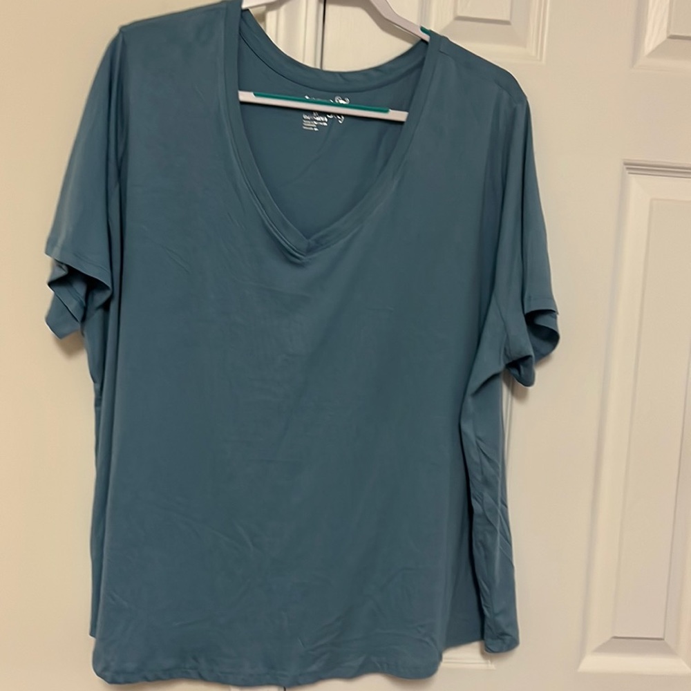 3X SUPER SOFT & COMFORTABLE TOP! NWOT!👍